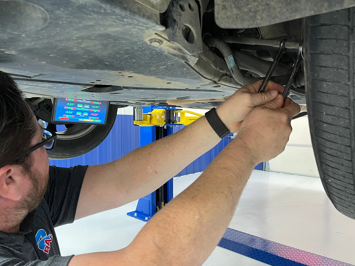 RAV TD 2.0 Gold Level Package 2 Post Wheel Aligner 20 Step 7 - Adjustment with Wheels Free